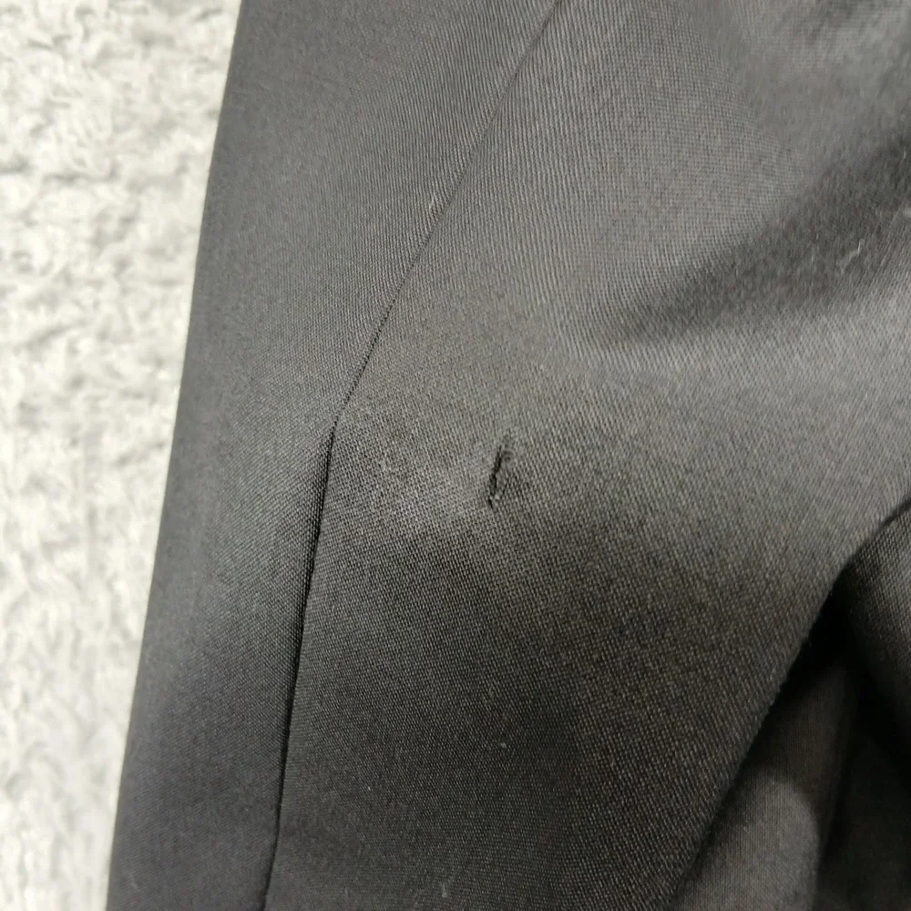 Hugo Boss Wool Blazer Mens 42R Gray Two Button Tailored Sport Coat‎